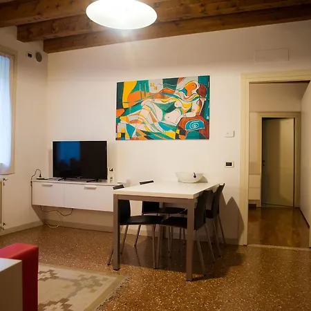 Holiday Apartman *